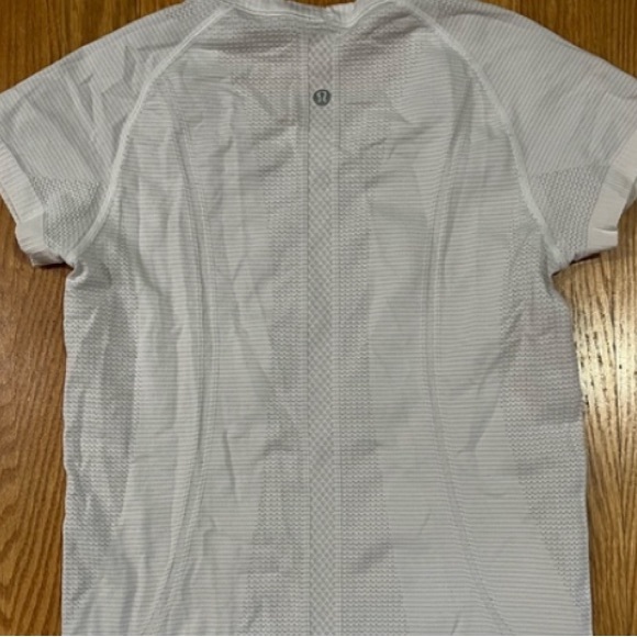 Lululemon Swiftly Tech Short Sleeve - Picture 2 of 12